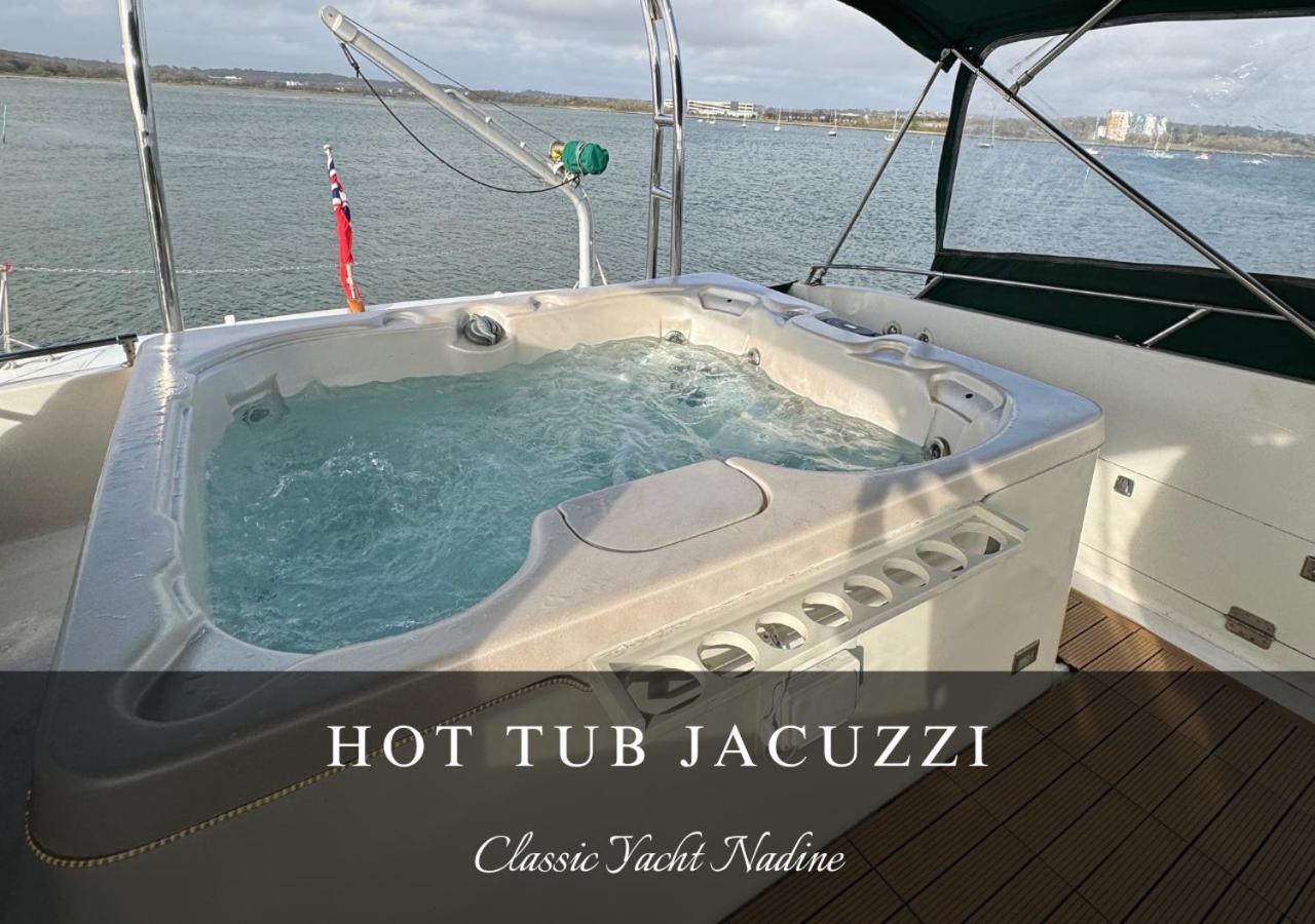 Classic Yacht Nadine In Poole Harbour, Dorset, With A Hot Tub Jacuzzi Esterno foto